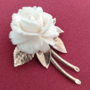 4 Winard: vintage flower brooch